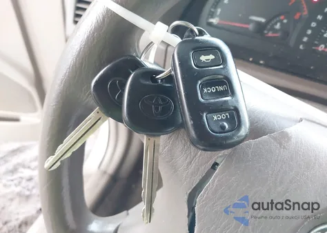 2003 Toyota Camry Le V6 z USA, uszkodzony, nr VIN 4T1BF32K23U056294